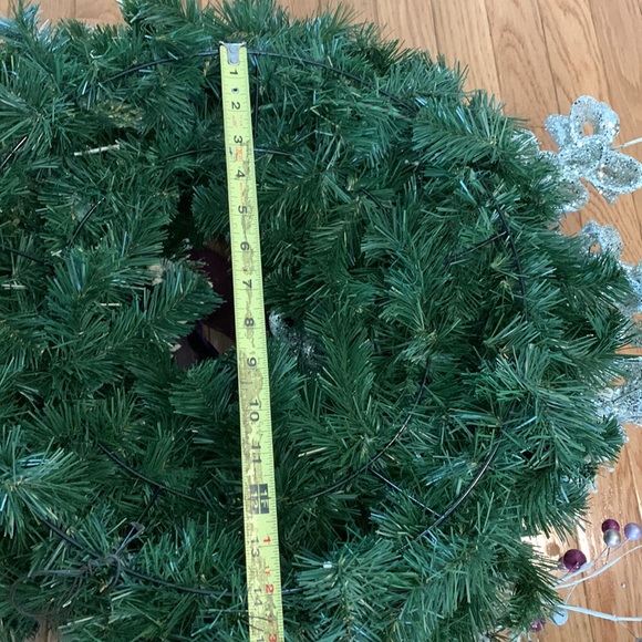 Gorgeous winter wreath with XL glittery snowflake - Picture 5 of 6